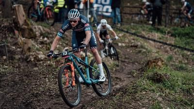 Van der Poel und Batten gewinnen Short Track in Nove Mesto 2021