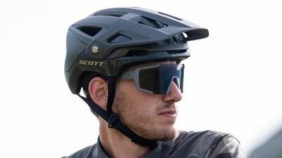 Scott bringt stego plus helm